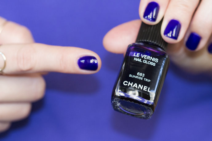 Chanel Le Vernis Nail Gloss in 683 Sunrise Trip on the Nails