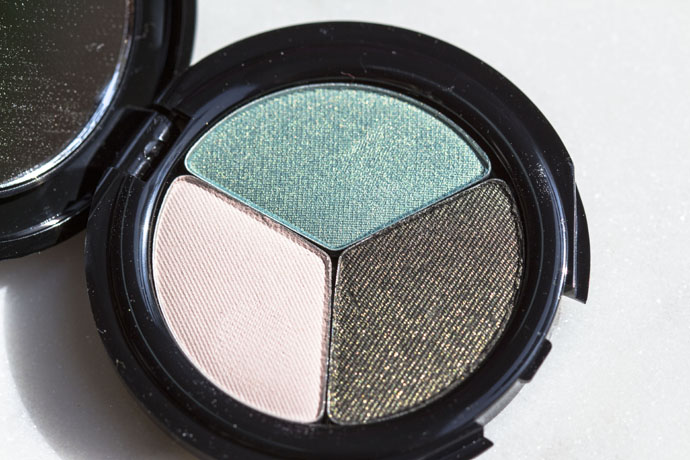 Glō Minerals | Eye Shadow Trio (detail in direct sunlight)