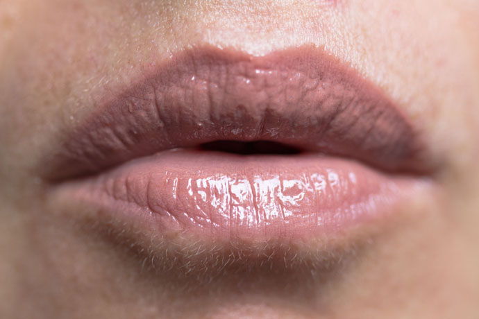 Chanel | Rouge Allure Gloss in 137 Super Nude (swatch)