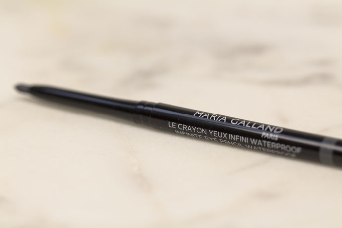 Maria Galland | Le Maquillage La Parisienne Le Crayon Yeux Infini Waterproof in 18 Gris Graphite