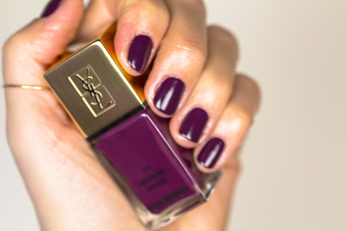 YSL Beauty | Collection Scandal La Laque Couture en N° 77 Vintage Plum (échantillon)