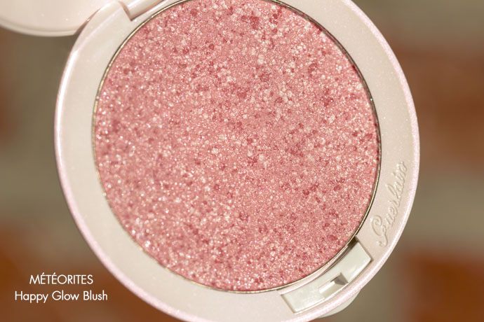 Guerlain | Météorites Happy Glow Blush (detail in direct sun light)