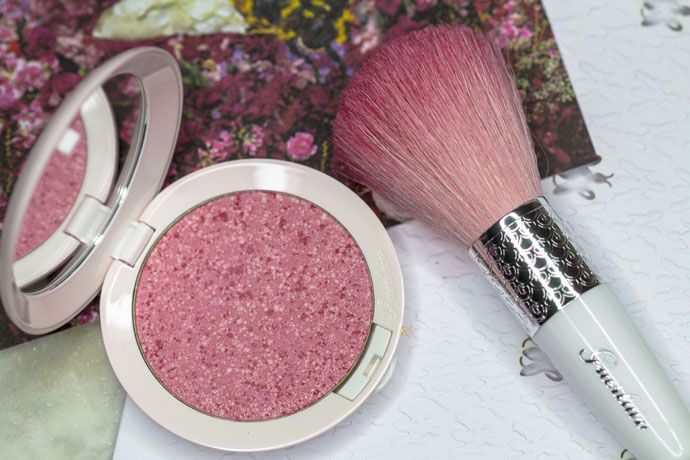 Guerlain | Météorites Happy Glow Blush & Météorites Powder Brush