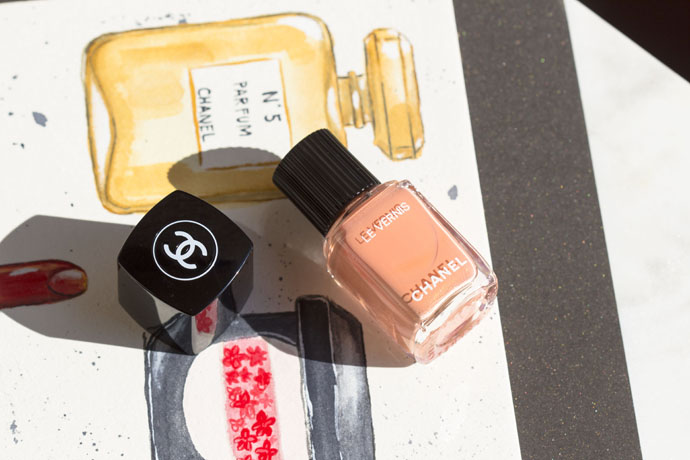 Chanel | Collection Cruise 2017 Le Vernis Longue Tenue in 560 Coquillage